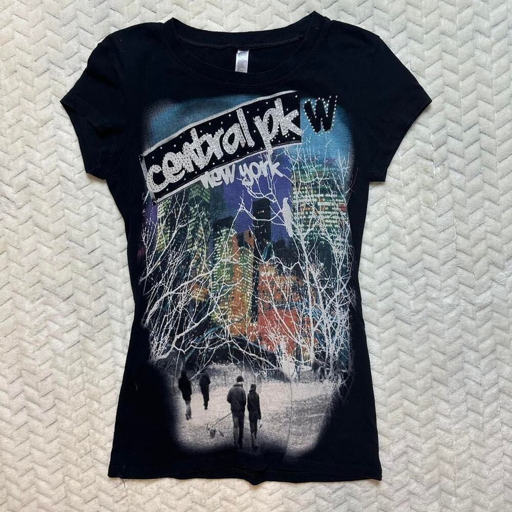 NY Central Park West Baby Tee Size Medium